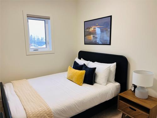 406-510 14Th Street, Invermere, BC - Indoor Photo Showing Bedroom