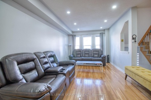 52-5980 Whitehorn Avenue, Mississauga, ON - Indoor Photo Showing Living Room