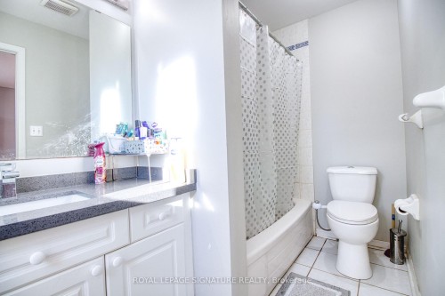 52-5980 Whitehorn Avenue, Mississauga, ON - Indoor Photo Showing Bathroom