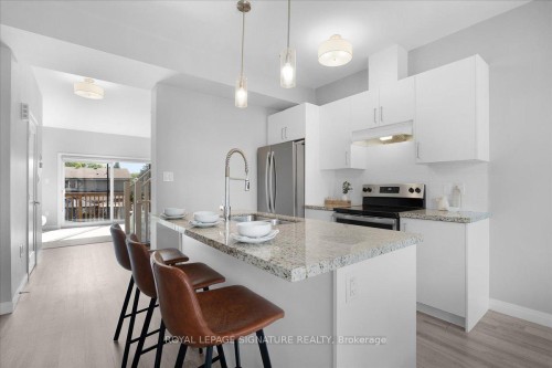 25-270 Melvin Avenue, Hamilton, ON - Indoor Photo Showing Kitchen With Stainless Steel Kitchen With Upgraded Kitchen