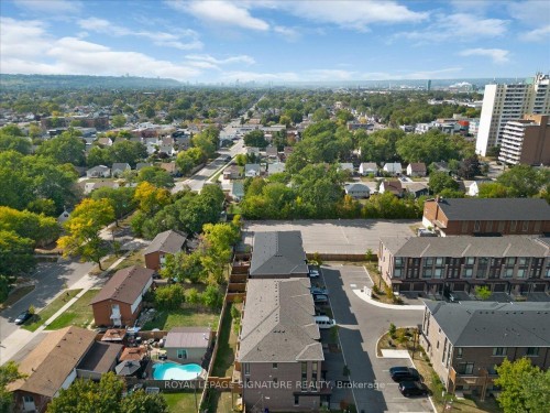 25-270 Melvin Avenue, Hamilton, ON - Outdoor With View