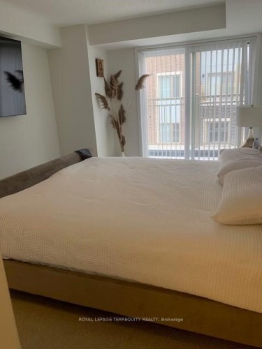 66-31 Honeycrisp Crescent, Vaughan, ON - Indoor Photo Showing Bedroom