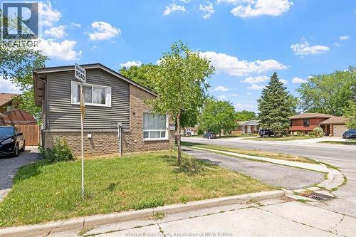 9996 Forest Glade Court, Windsor, ON 