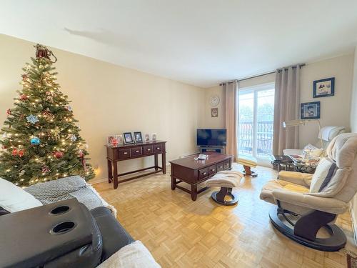 Salon - 165 Rue Jeannette, Longueuil (Le Vieux-Longueuil), QC - Indoor Photo Showing Living Room
