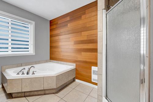 Salle de bains - 1062 Rue Principale, Prévost, QC - Indoor Photo Showing Bathroom