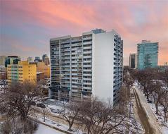 1410-15 Kennedy ST  Winnipeg, MB R3C 3X5