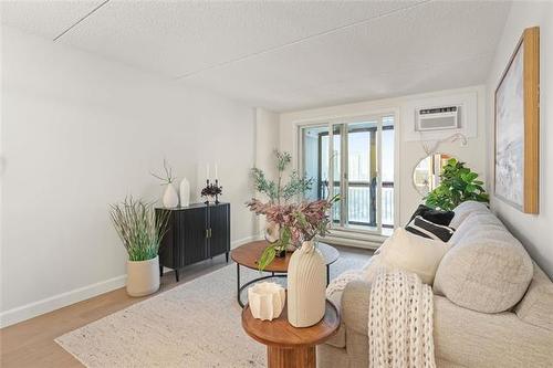 1410-15 Kennedy St, Winnipeg, MB 