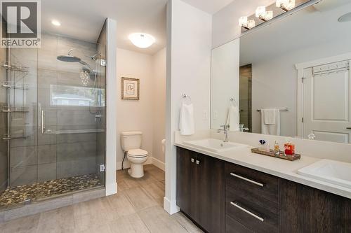 5 piece luxury ensuite - 3118 Riesling Way, West Kelowna, BC - Indoor Photo Showing Bathroom