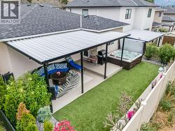 Perfect space for outdoor entertaining & relaxing in the hut tub - 