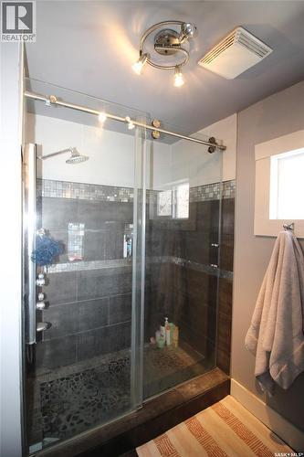 538 1St Street E, Shaunavon, SK - Indoor Photo Showing Bathroom