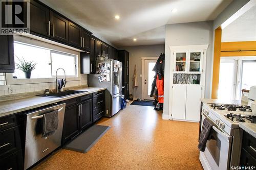 538 1St Street E, Shaunavon, SK - Indoor Photo Showing Kitchen