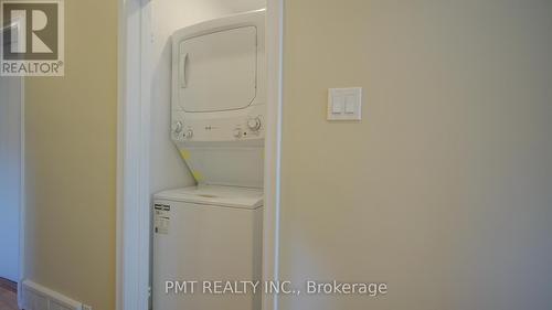Main - 17 Ravenview Drive, Toronto, ON - Indoor Photo Showing Laundry Room
