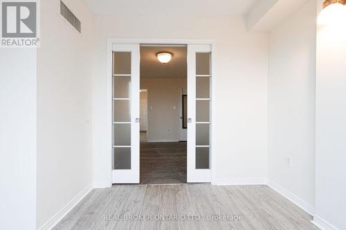 1914 - 1270 Maple Crossing Boulevard, Burlington, ON - Indoor Photo Showing Other Room