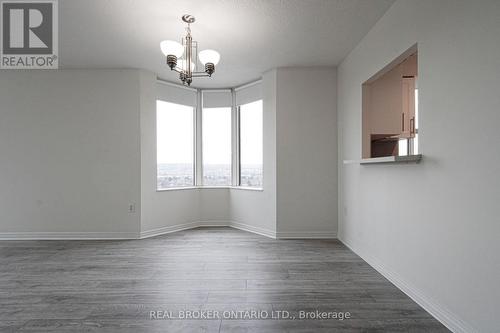 1914 - 1270 Maple Crossing Boulevard, Burlington, ON - Indoor Photo Showing Other Room