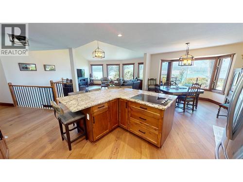 8380 Richardson Crescent, Canal Flats, BC - Indoor