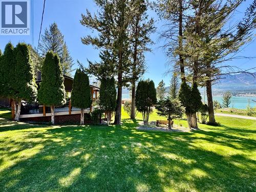 8380 Richardson Crescent, Canal Flats, BC - Outdoor