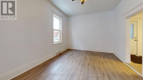 216 Mary Street, Pembroke, ON - Indoor Photo Showing Other Room