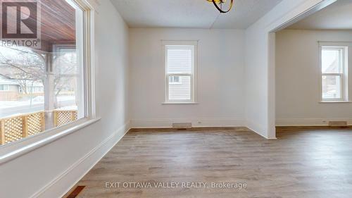 216 Mary Street, Pembroke, ON - Indoor Photo Showing Other Room