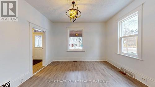 216 Mary Street, Pembroke, ON - Indoor Photo Showing Other Room