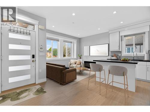 2430 E 41 Avenue, Vancouver, BC - Indoor