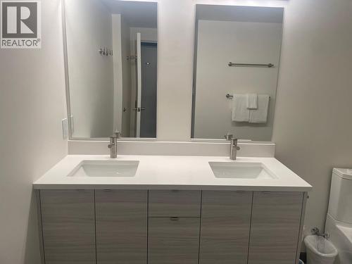 304 Week 2-4910 Spearhead Place, Whistler, BC - Indoor Photo Showing Bathroom