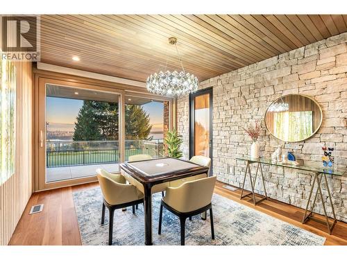 1036 Eyremount Drive, West Vancouver, BC 