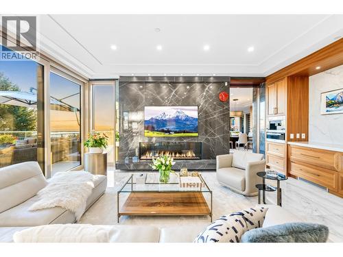 1036 Eyremount Drive, West Vancouver, BC 