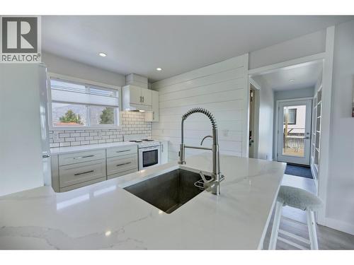 8708 74Th Avenue, Osoyoos, BC 