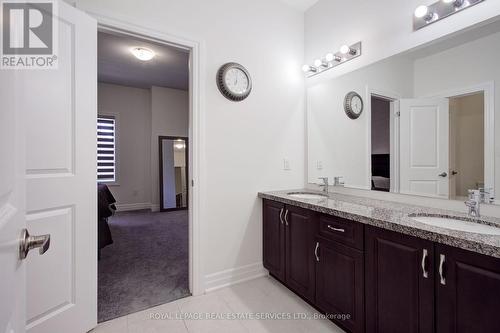 48 Viva Gardens, Oakville, ON - Indoor Photo Showing Bathroom
