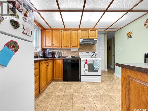 118 Cockburn Crescent, Saskatoon, SK - Indoor Photo Showing Kitchen