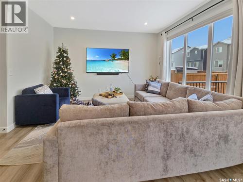 119 Doran Way, Saskatoon, SK - Indoor Photo Showing Living Room