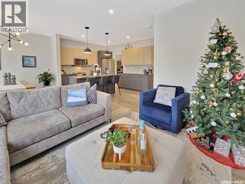 119 Doran Way, Saskatoon, SK - Indoor Photo Showing Living Room