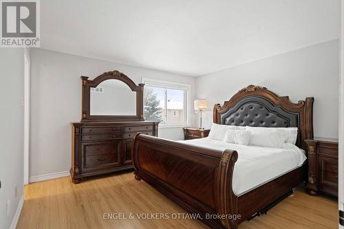 2060 Gardenway Drive, Ottawa, ON - Indoor Photo Showing Bedroom
