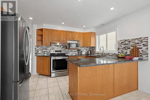 2060 Gardenway Drive, Ottawa, ON - Indoor Photo Showing Kitchen