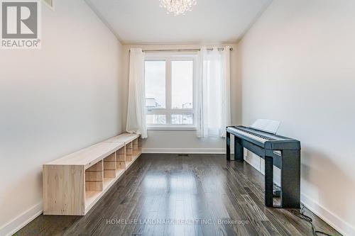 62 Helliwell Crescent, Richmond Hill, ON - Indoor Photo Showing Other Room