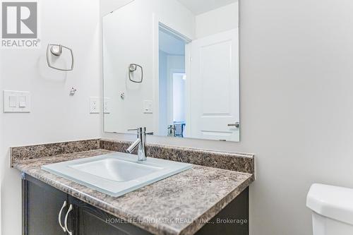 62 Helliwell Crescent, Richmond Hill, ON - Indoor Photo Showing Bathroom