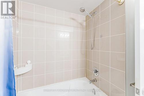 62 Helliwell Crescent, Richmond Hill, ON - Indoor Photo Showing Bathroom