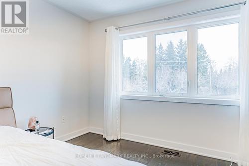 62 Helliwell Crescent, Richmond Hill, ON - Indoor Photo Showing Bedroom