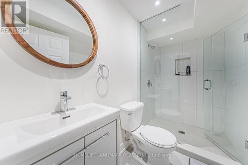 62 Helliwell Crescent, Richmond Hill, ON - Indoor Photo Showing Bathroom
