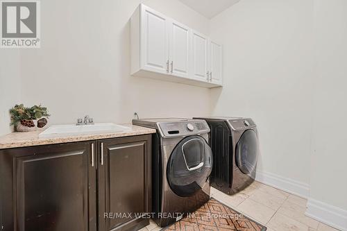 293 Torrey Pines Road, Vaughan, ON - Indoor Photo Showing Laundry Room