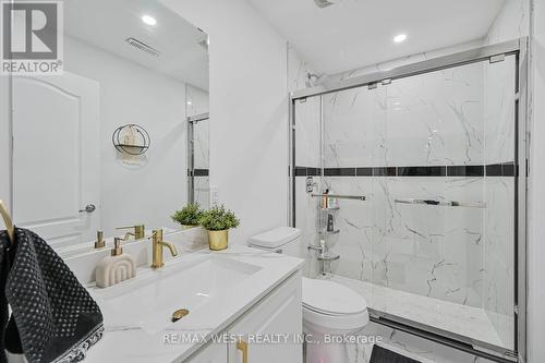 293 Torrey Pines Road, Vaughan, ON - Indoor Photo Showing Bathroom
