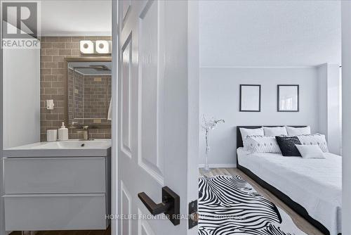 605 - 2301 Derry Road W, Mississauga, ON 