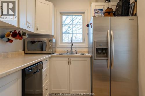 104 Brander Avenue, Wallaceburg, ON - Indoor Photo Showing Kitchen
