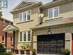 4889 YORKSHIRE AVENUE  Mississauga, ON L4Z 4H6