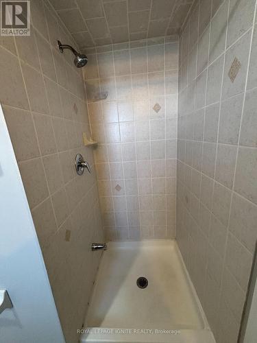 4889 Yorkshire Avenue, Mississauga, ON - Indoor Photo Showing Bathroom