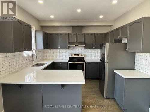 4889 Yorkshire Avenue, Mississauga, ON - Indoor Photo Showing Kitchen With Double Sink
