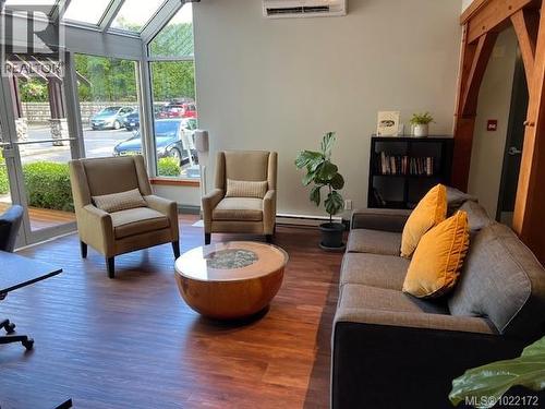 103D 1800 Riverside Lane, Courtenay, BC - Indoor Photo Showing Living Room