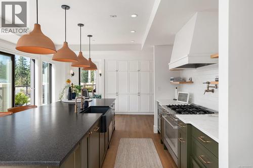 416 1335 Bear Mountain Pkwy, Langford, BC - Indoor Photo Showing Kitchen With Upgraded Kitchen