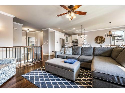24 45957 Sherwood Drive|Promontory, Chilliwack, BC - Indoor Photo Showing Living Room