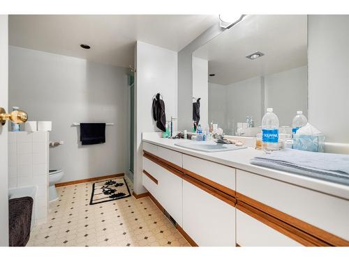 13193 Coulthard Road, Surrey, BC - Indoor Photo Showing Bathroom